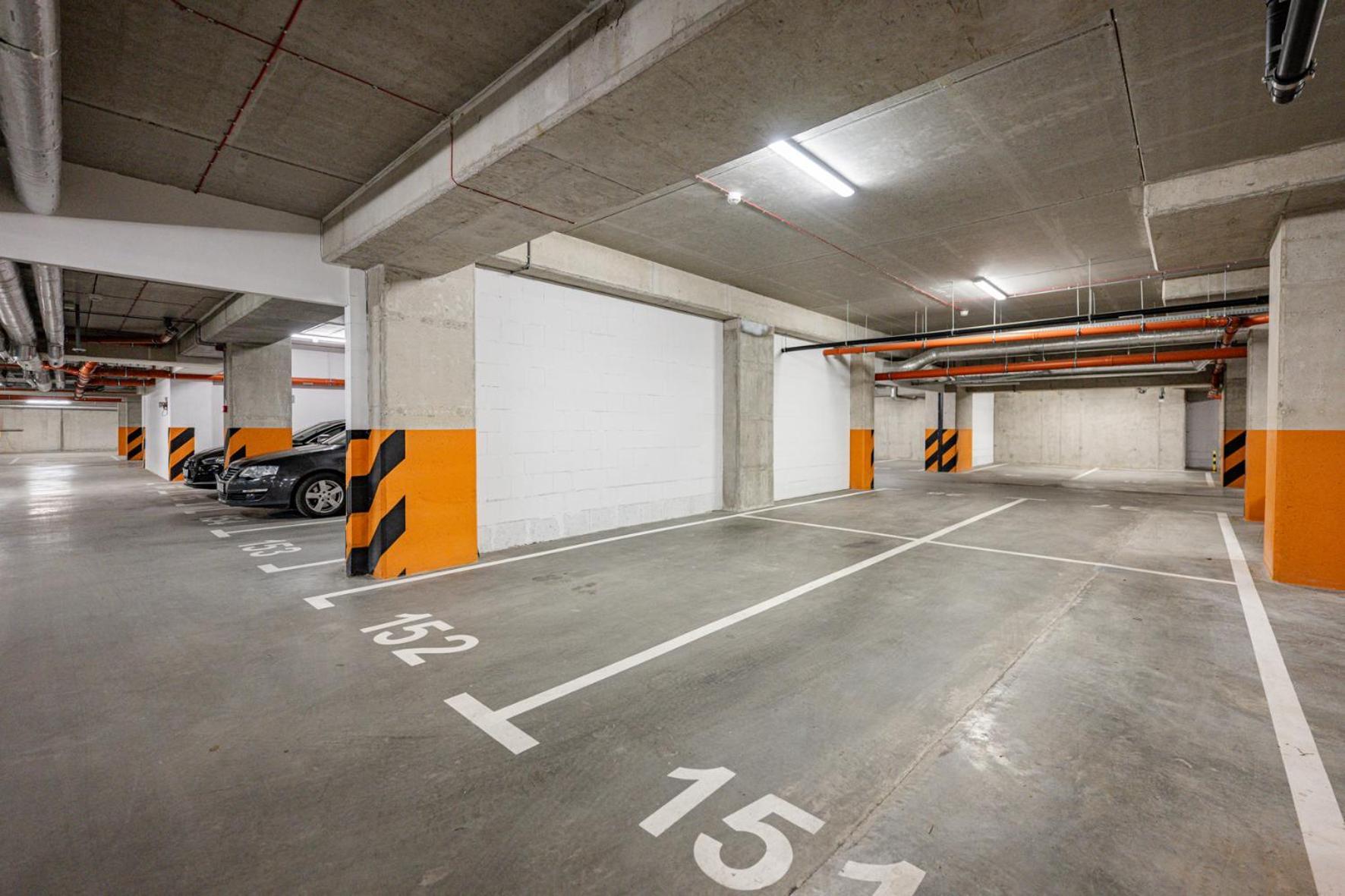 Apartment Legnicka 37 C *